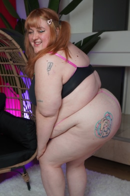 From Belly & Sole Screwing to Gushing Gash!